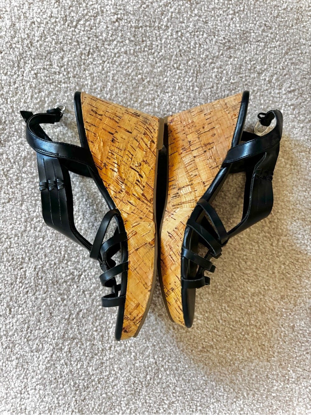 Vintage-style Unisa Black Fisherman-style Strappy Wedge Sandals 7.5